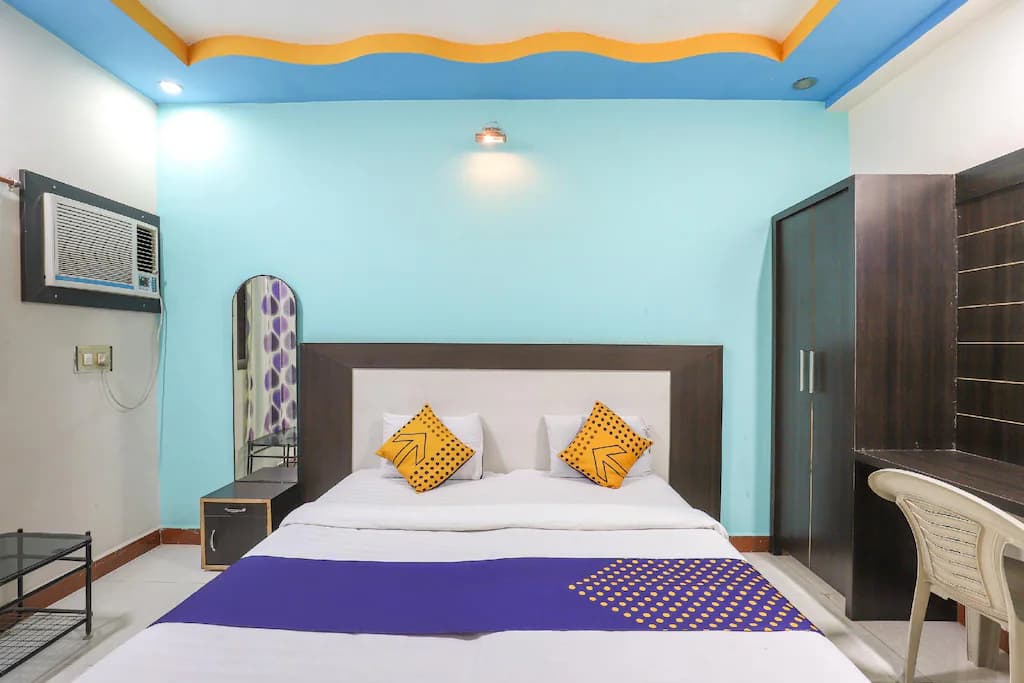 Hotel Room 2